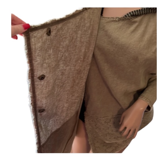 BKE gimmicks jacket with hood. Army green with metal buttons. - Picture 2 of 3